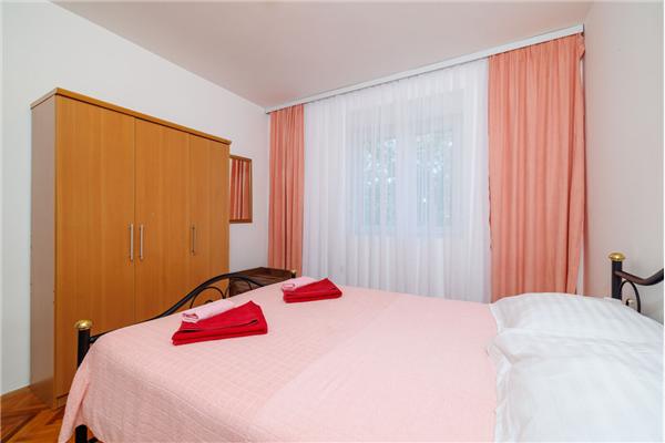 Apartment A2, for 10 persons