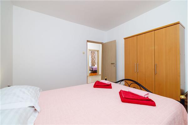 Apartment A2, for 10 persons