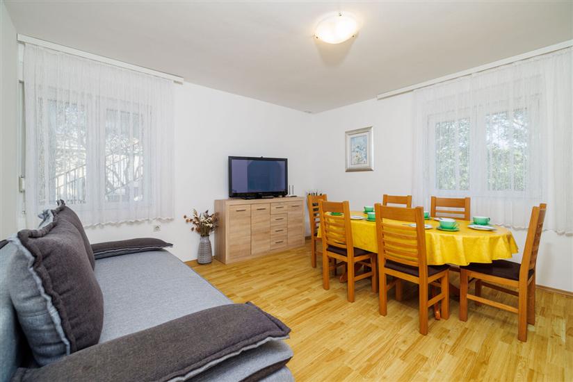 Apartment A2, for 10 persons