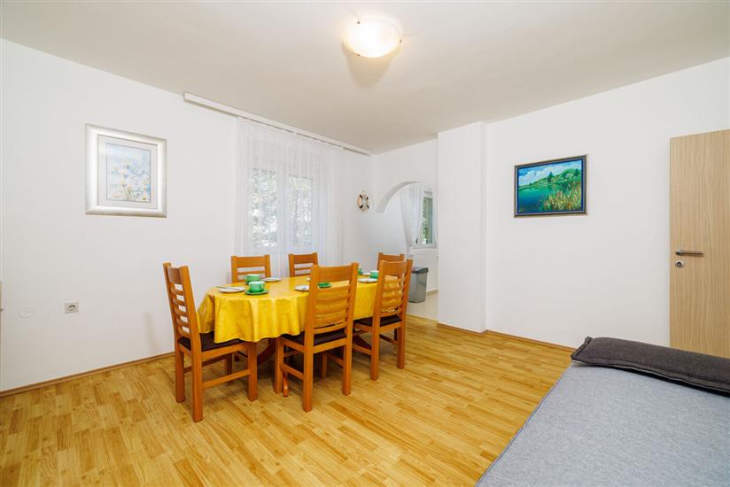 Apartment A2, for 10 persons