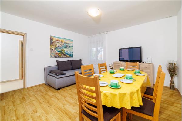Apartment A2, for 10 persons