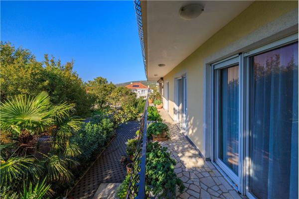 Apartment A2, for 10 persons