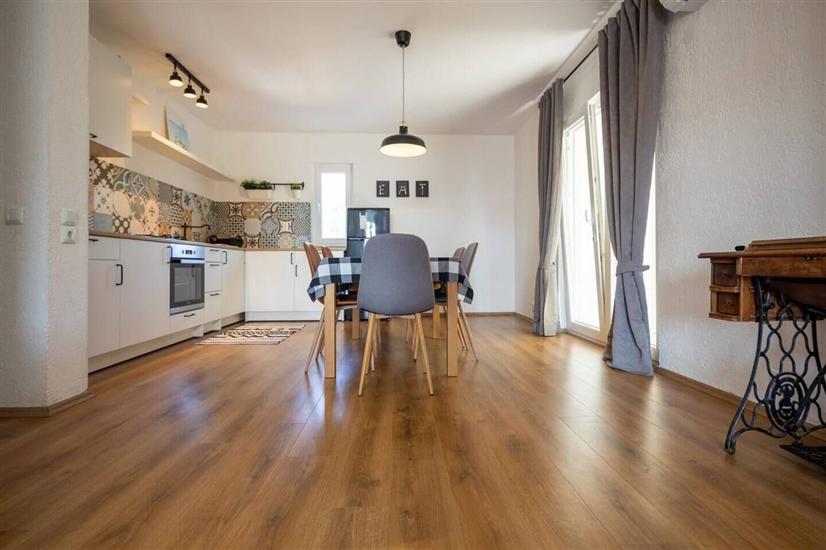 House K1, for 8 persons