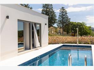 Villa Sullago Bilice, Size 80.00 m2, Accommodation with pool, Airline distance to the sea 250 m