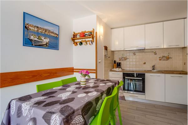 Apartment A1, for 5 persons