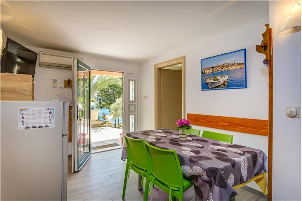 Apartment A1, for 5 persons