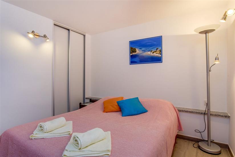 Apartment A1, for 5 persons