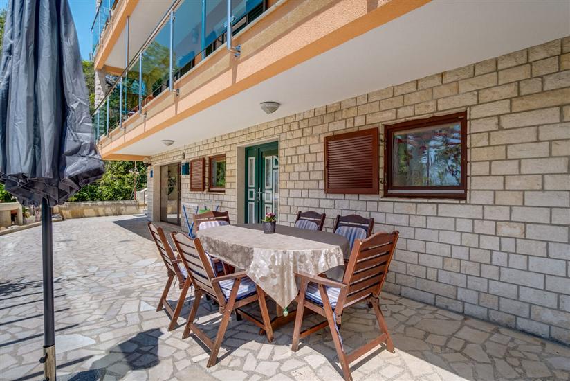 Apartment A1, for 5 persons