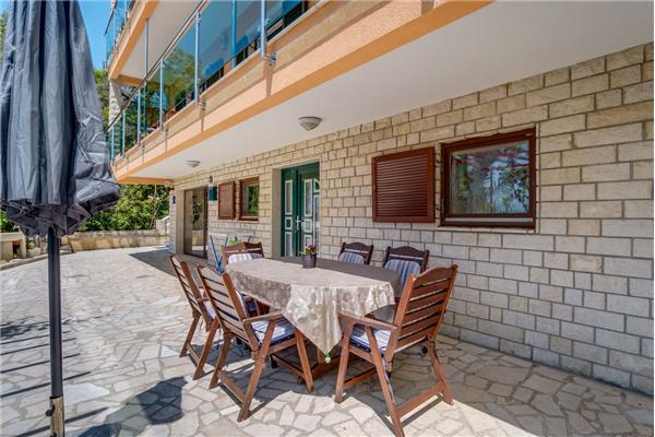 Apartment A1, for 5 persons