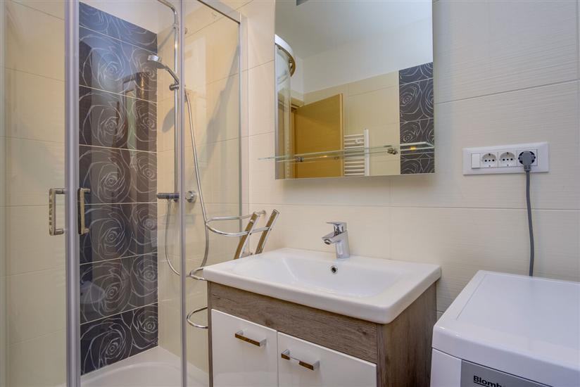 Apartment A4, for 3 persons