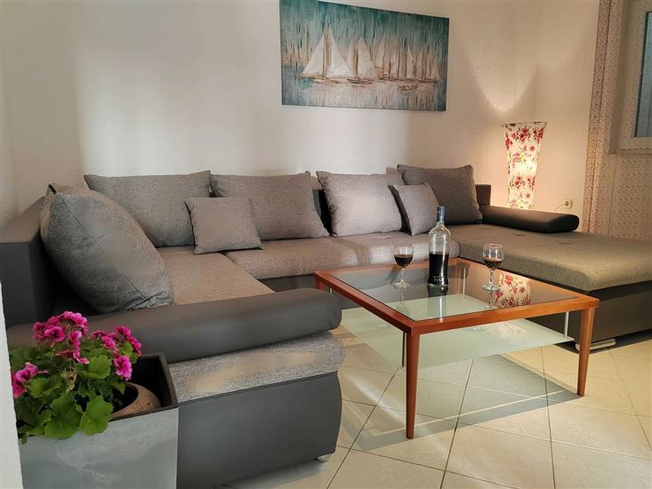 Apartment A1, for 6 persons