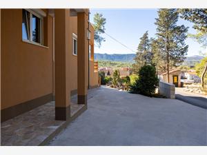 Apartment Middle Dalmatian islands,BookPerkaFrom 100 €
