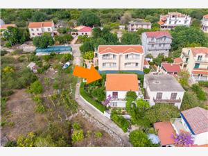 Apartment Middle Dalmatian islands,BookZeljkoFrom 230 €