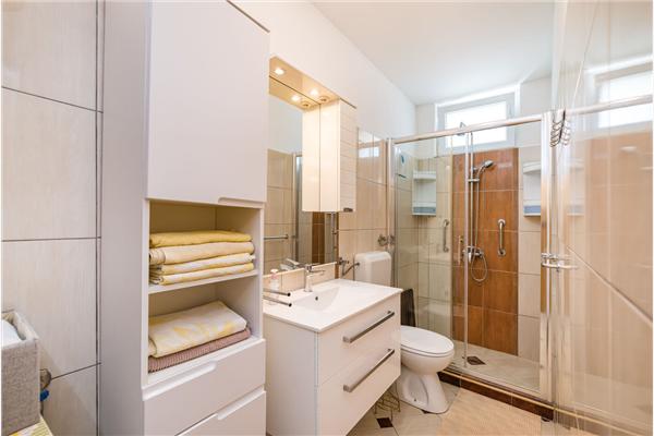 Apartment A1, for 6 persons