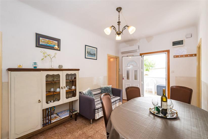 Apartment A1, for 6 persons