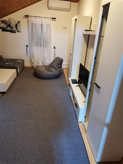 Apartment A1, for 6 persons