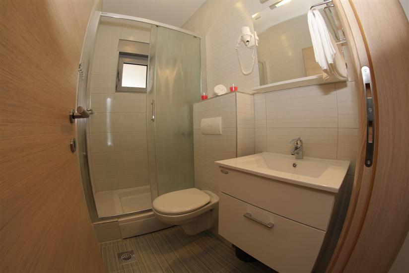 Room S3, for 2 persons