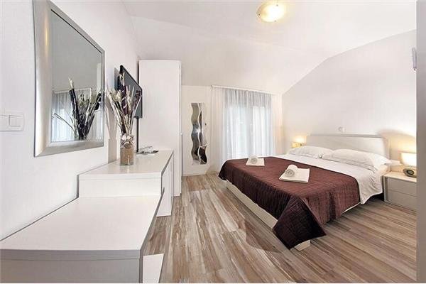 Room S6, for 2 persons