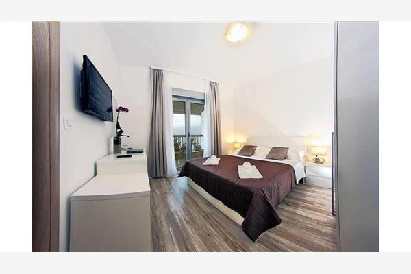 Room S6, for 2 persons