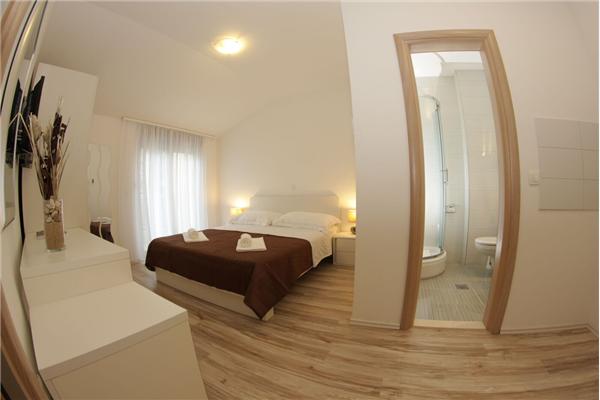 Room S7, for 2 persons