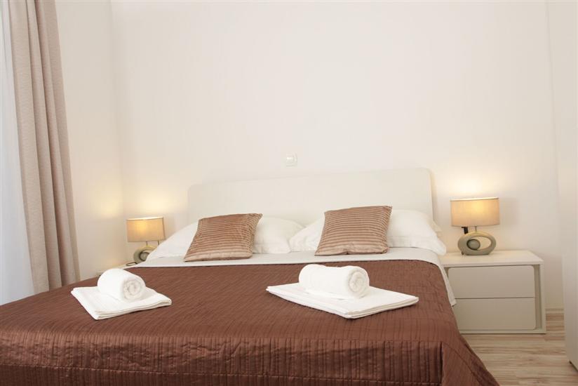 Room S8, for 2 persons