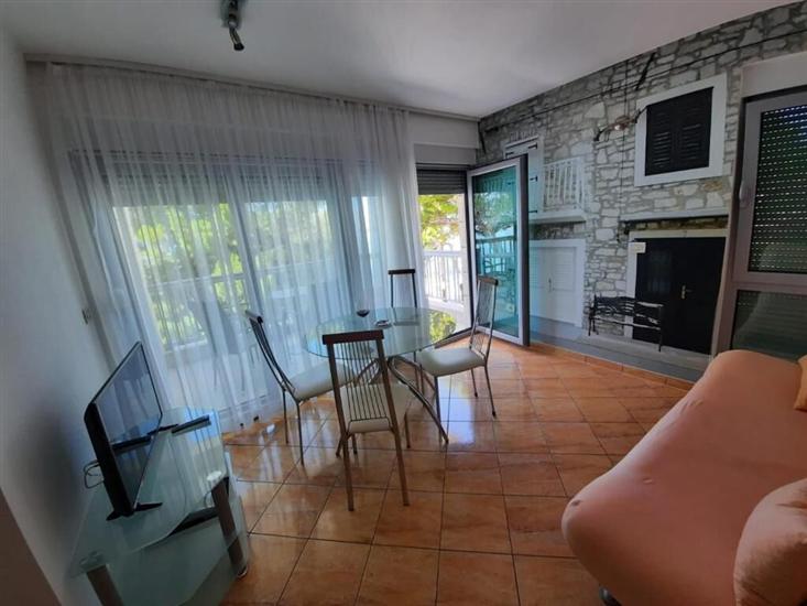 Apartment A1, for 6 persons