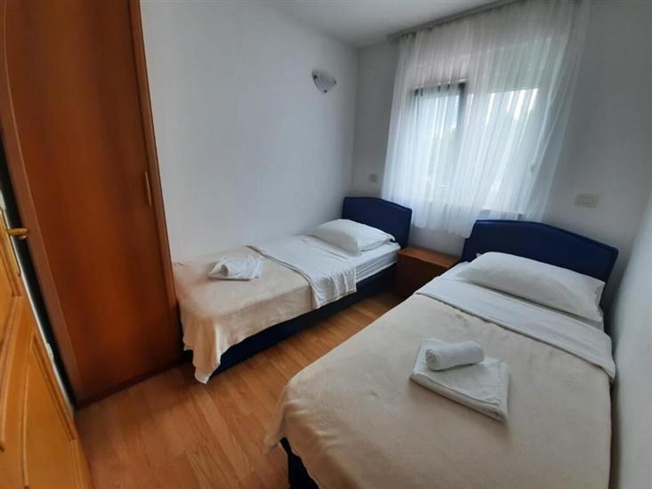Apartment A1, for 6 persons