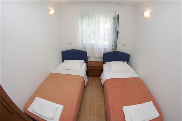 Apartment A2, for 6 persons