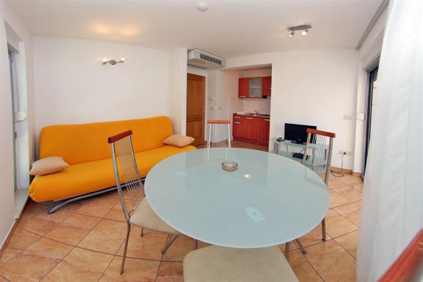 Apartment A4, for 6 persons