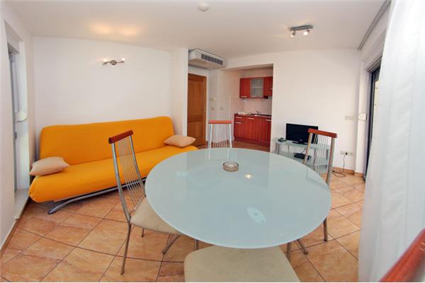 Apartment A4, for 6 persons