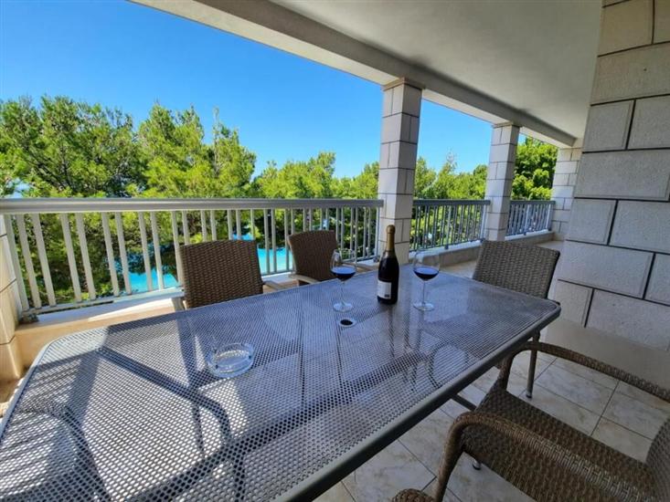 Apartment A5, for 8 persons