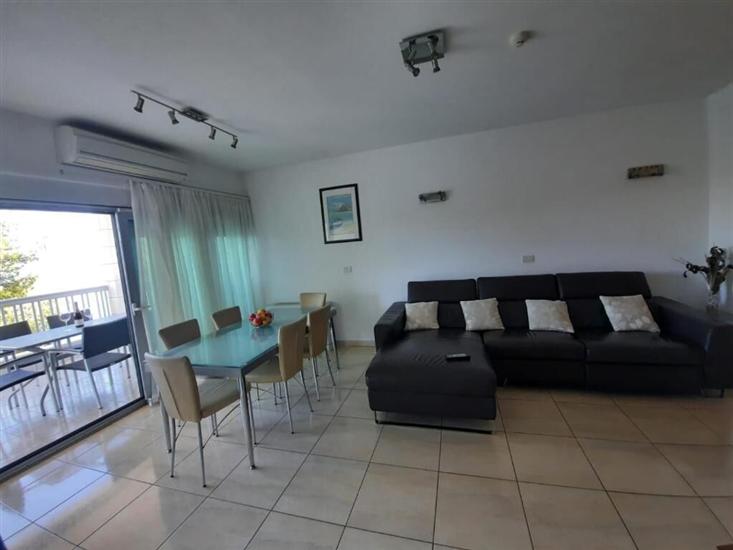 Apartment A5, for 8 persons