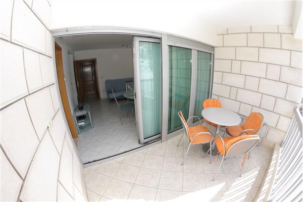 Apartment A8, for 6 persons