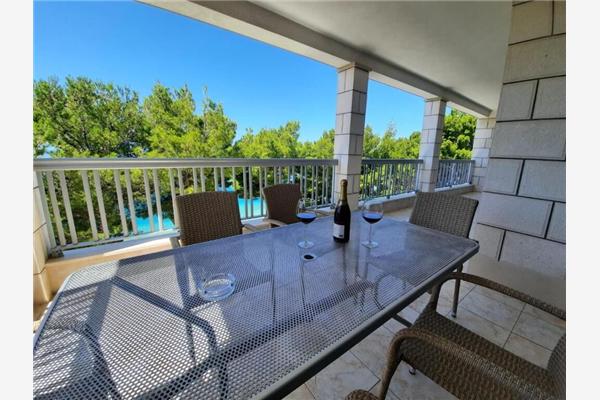 Apartment A10, for 8 persons