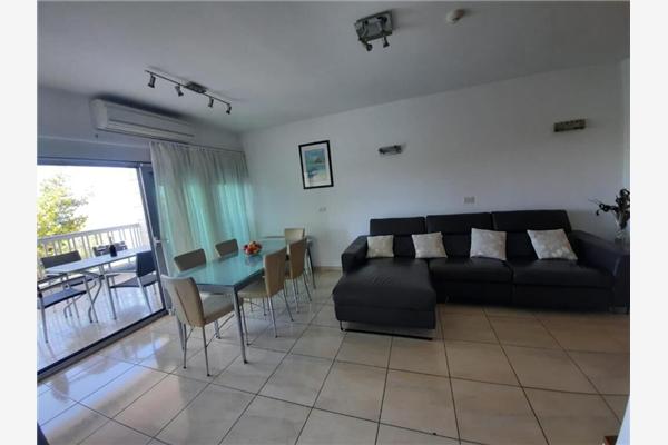Apartment A10, for 8 persons