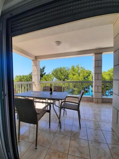 Apartment A10, for 8 persons