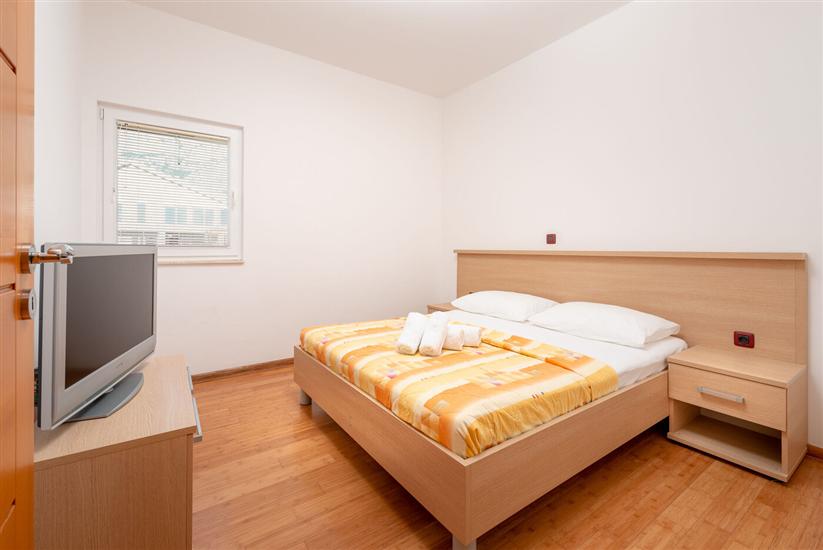 Apartment A2, for 5 persons