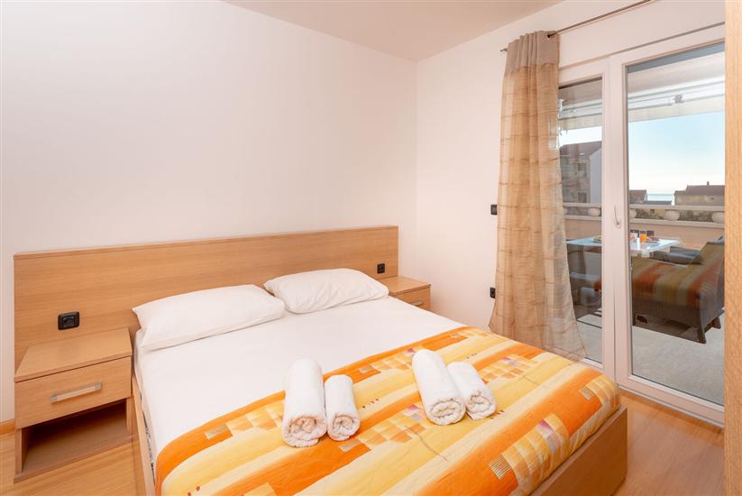 Apartment A12, for 5 persons