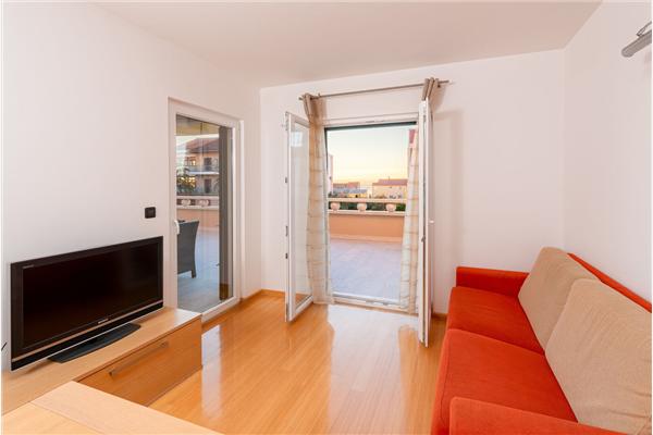 Apartment A12, for 5 persons