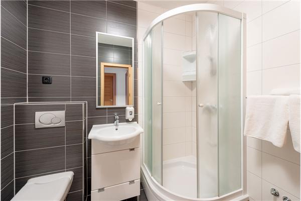 Apartment A12, for 5 persons