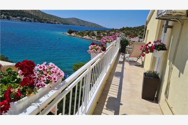 Apartment A1, for 4 persons