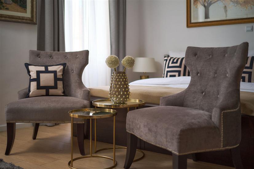 Apartments Studios 81