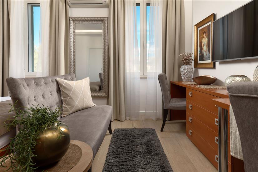 Apartments Studios 81