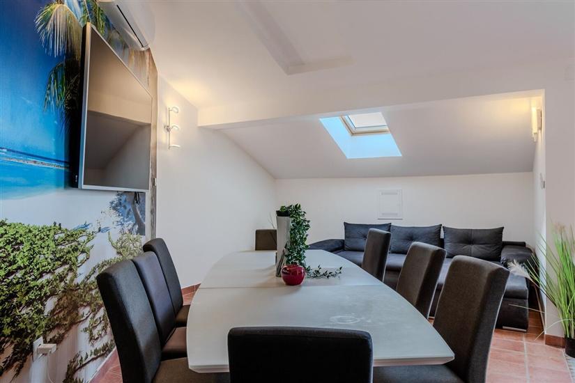 Apartment A1, for 8 persons