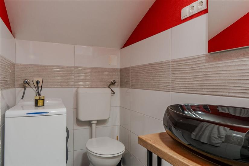 Apartment A1, for 8 persons