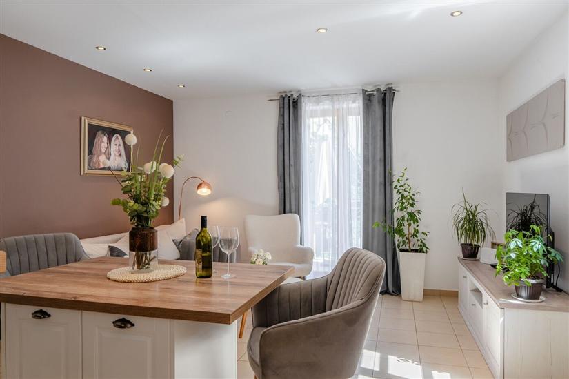 Apartment A2, for 5 persons