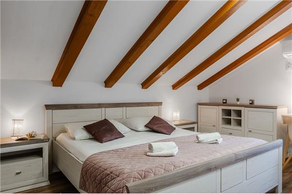 Apartment A2, for 5 persons