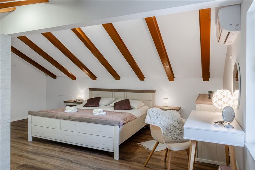 Apartment A2, for 5 persons