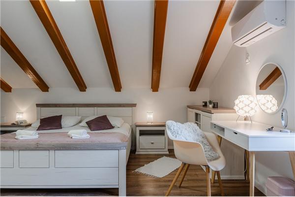 Apartment A2, for 5 persons