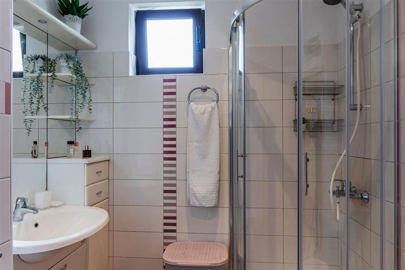 Apartment A2, for 5 persons